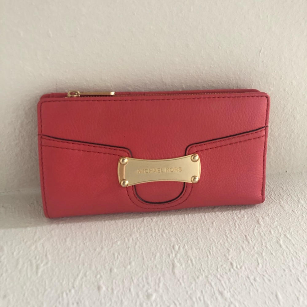 💓 Magenta pink Michael Kors Wallet 💓